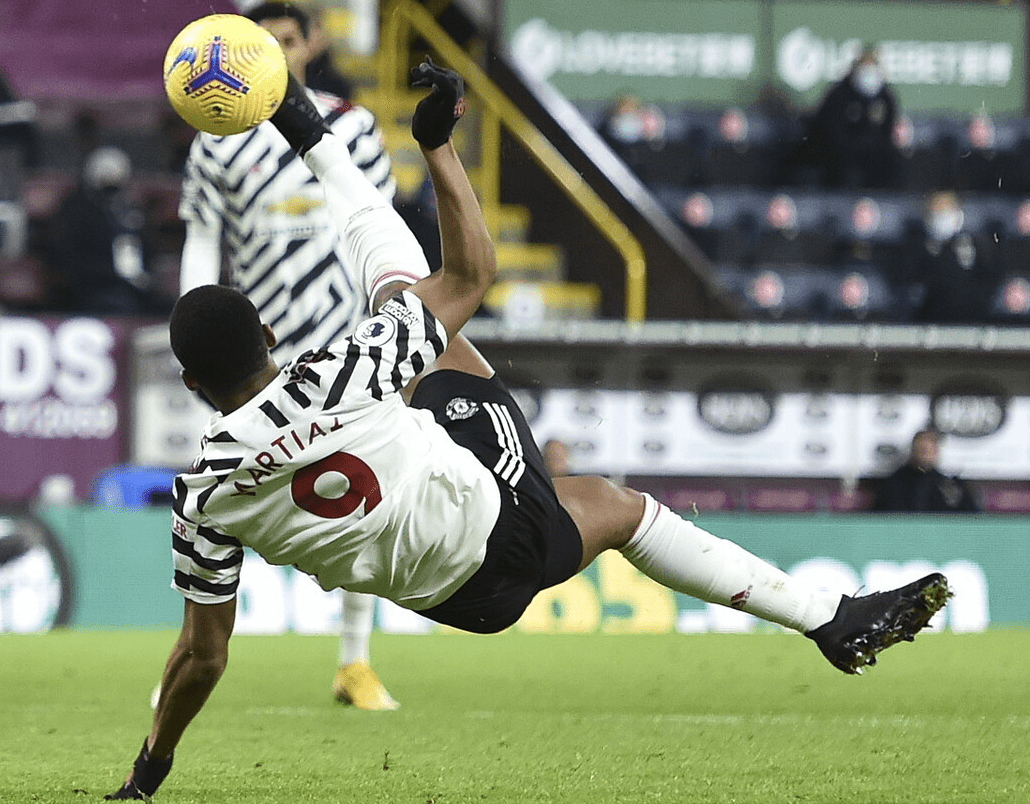 包含里尔主场比赛引发球迷热议，现场气氛火爆的词条