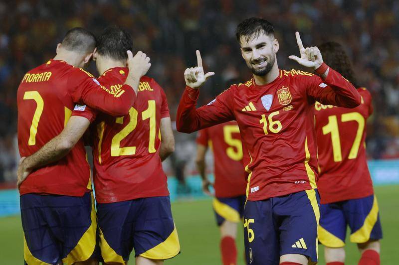 包含足球盛宴，欧国联比赛掀起狂潮，球迷热血澎湃的词条