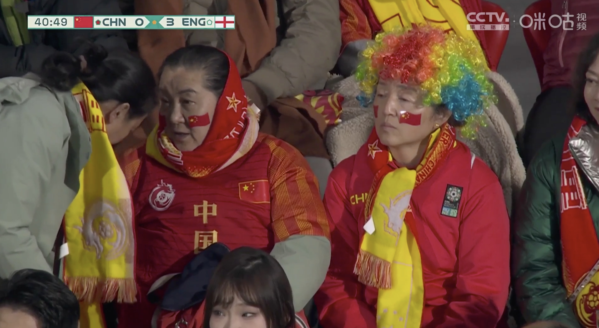 关于国内球员拼尽全力，掀起球场热潮的信息