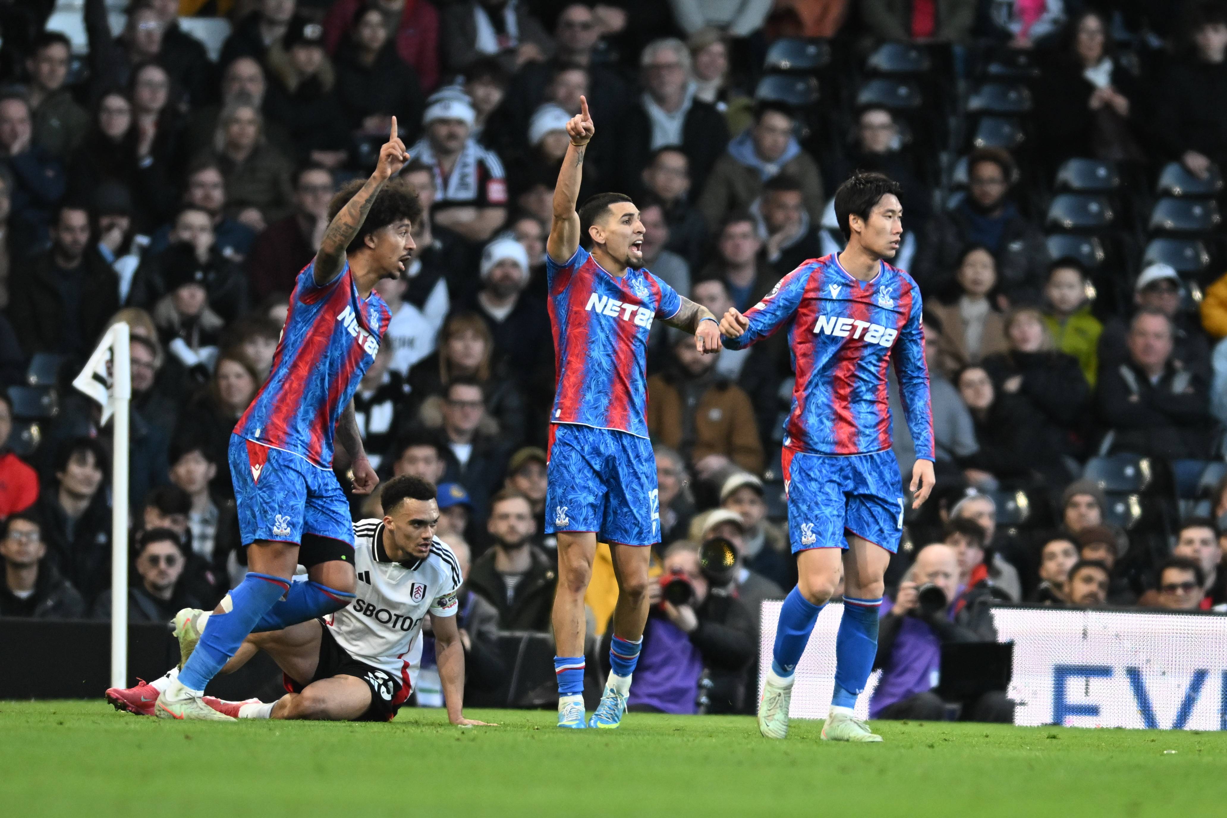 水晶宫主场大胜哈德斯菲尔德，继续稳固位置的简单介绍