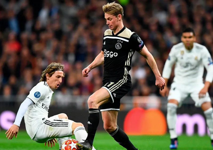 巴黎客场逆转阿贾克斯，提前晋级淘汰赛