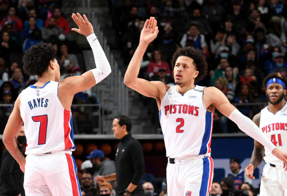 雄鹿爆冷篮网，波尔津吉斯高光表现的简单介绍