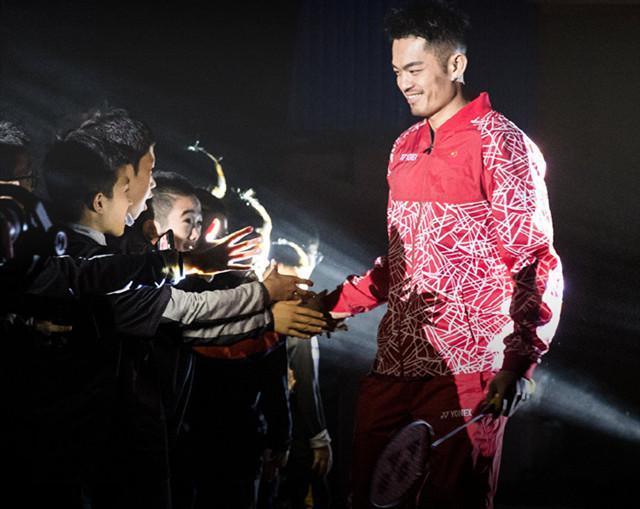 关于泰国羽毛球队横扫英格兰羽毛球队，林丹送出助攻的信息