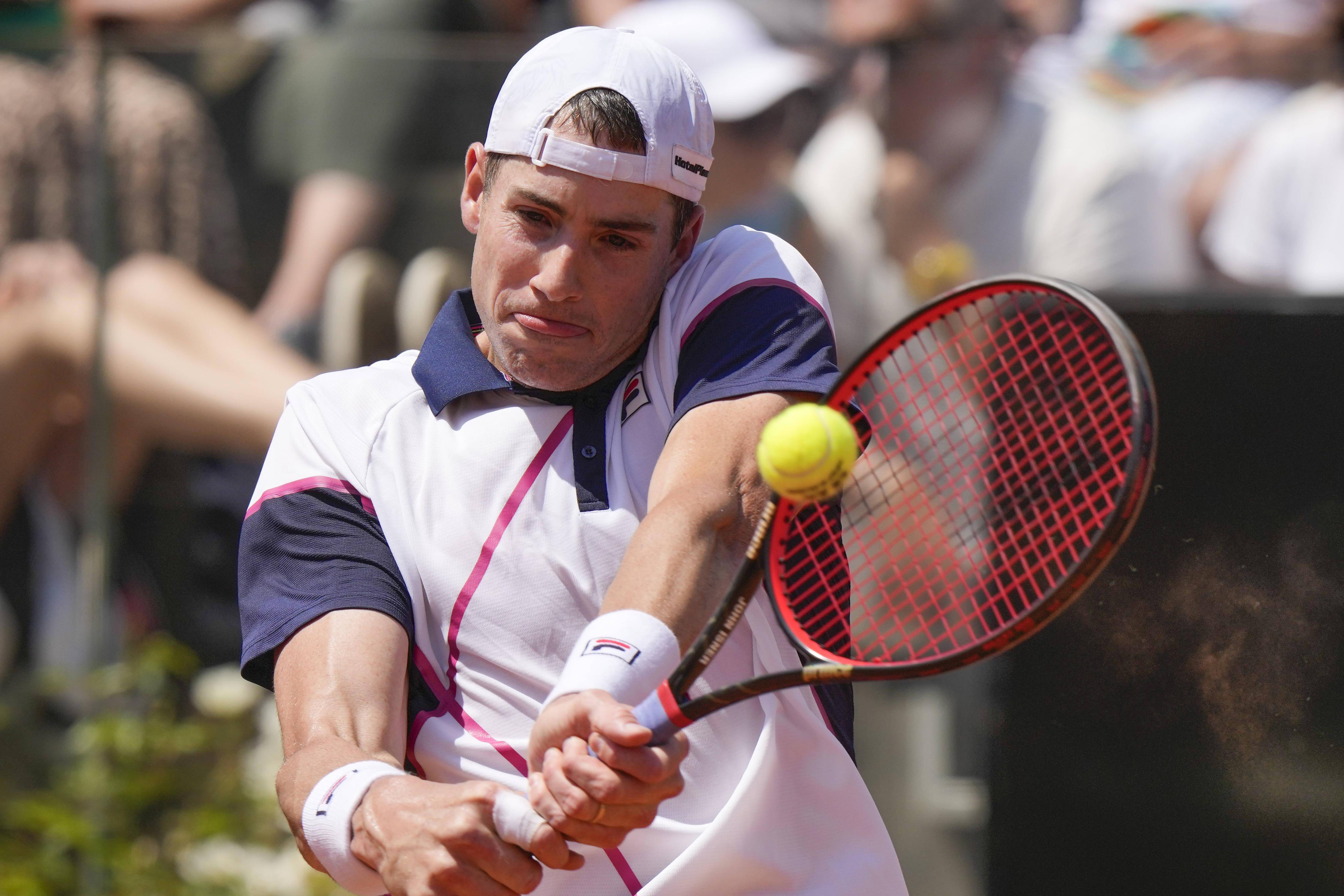 意大利网球队强势英国网球队，纳达尔关键制胜