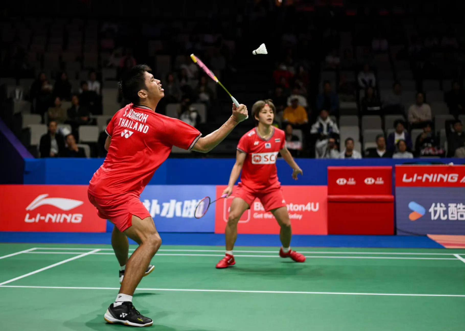 关于印尼羽毛球队鏖战日本羽毛球队，林丹统治全场的信息