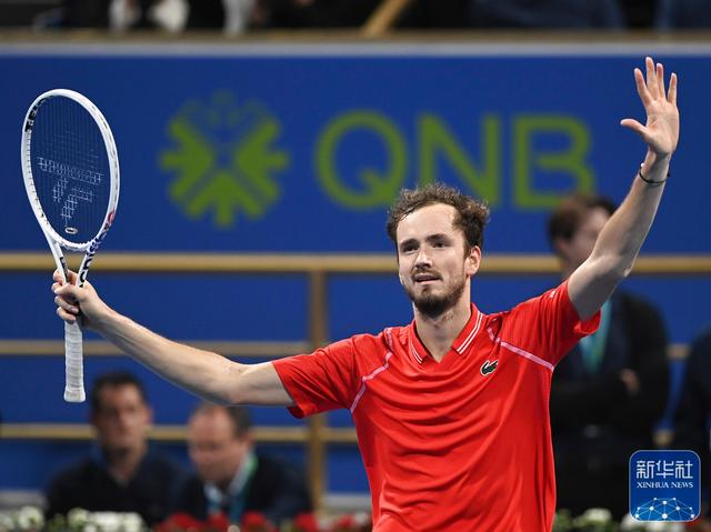 包含欧洲网球队翻盘法国网球队，梅德韦杰夫关键制胜的词条