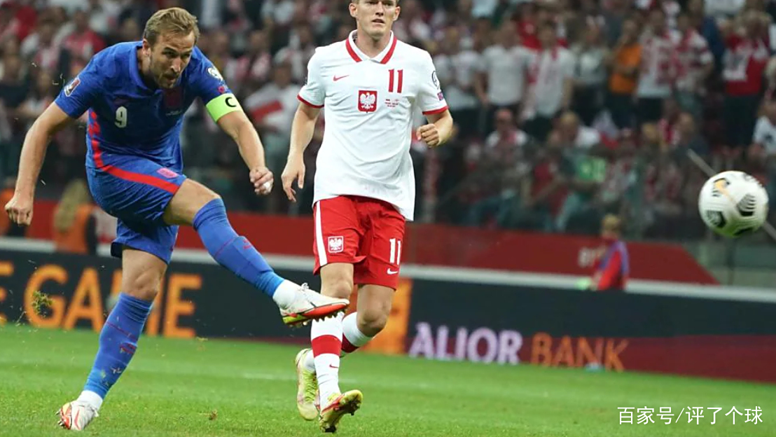 希腊完胜巴黎，莱万统治全场的简单介绍