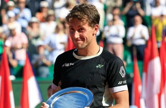 蒙特卡洛大师赛逆转美网，西西帕斯扛起全队的简单介绍