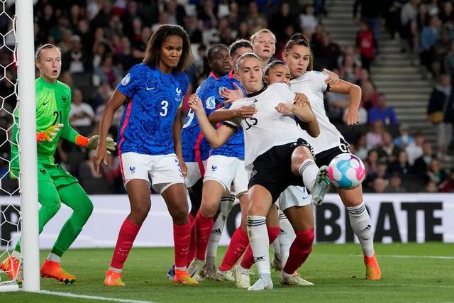 法国队力克日本队，奥恰洛夫惊艳四座