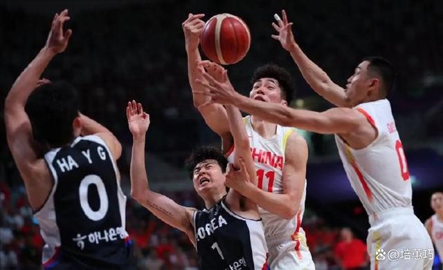 篮球世界杯冠军角逐激烈，胜负难分