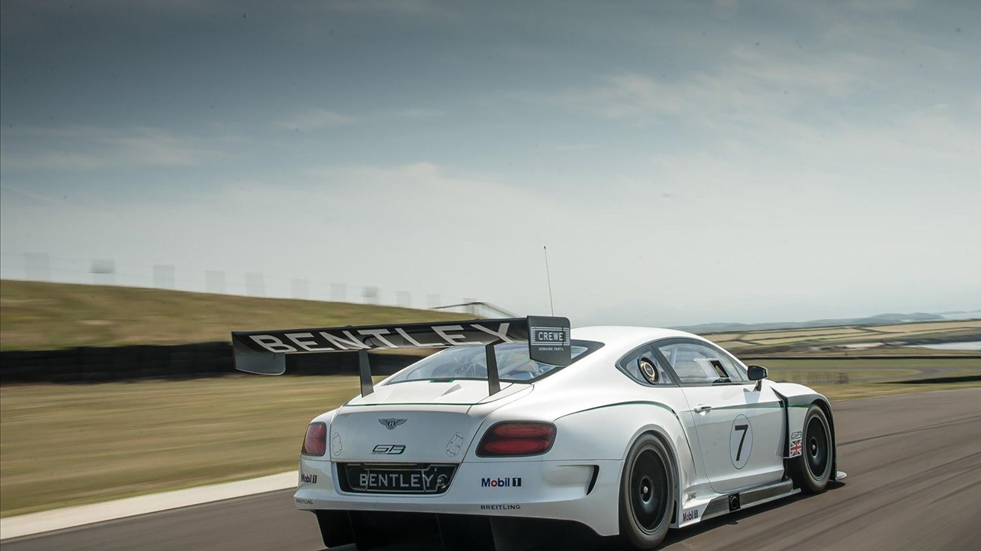 开云体育平台APP-阿克，当蓝色冰川照亮美加墨不眠夜