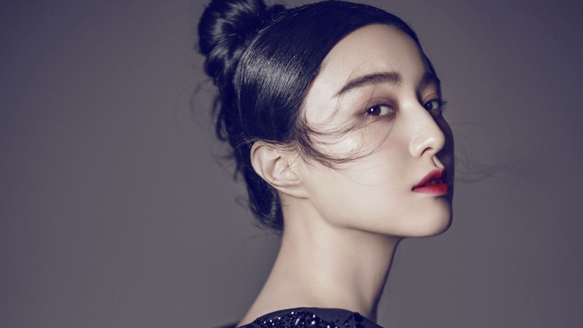 大黄蜂群起蛰击独木舟，奥斯梅恩化身关键先生终结悬念