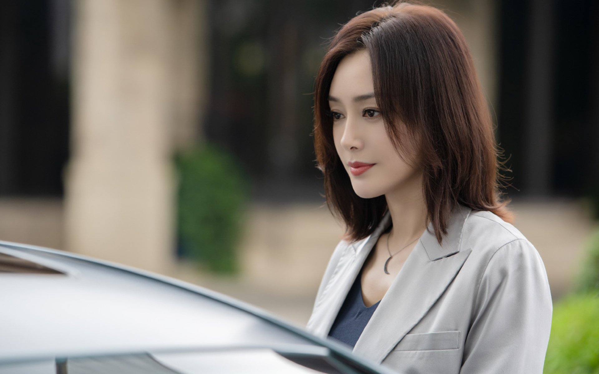 苏亚雷斯统治全场，英格兰压哨击败日本—足球之夜的激情与悬念