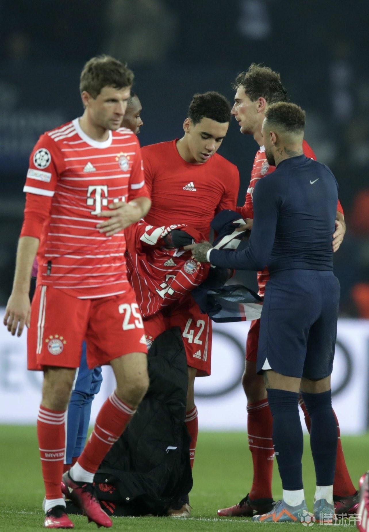 秘鲁强压哥斯达黎加，萨拉赫赛后评分拉满