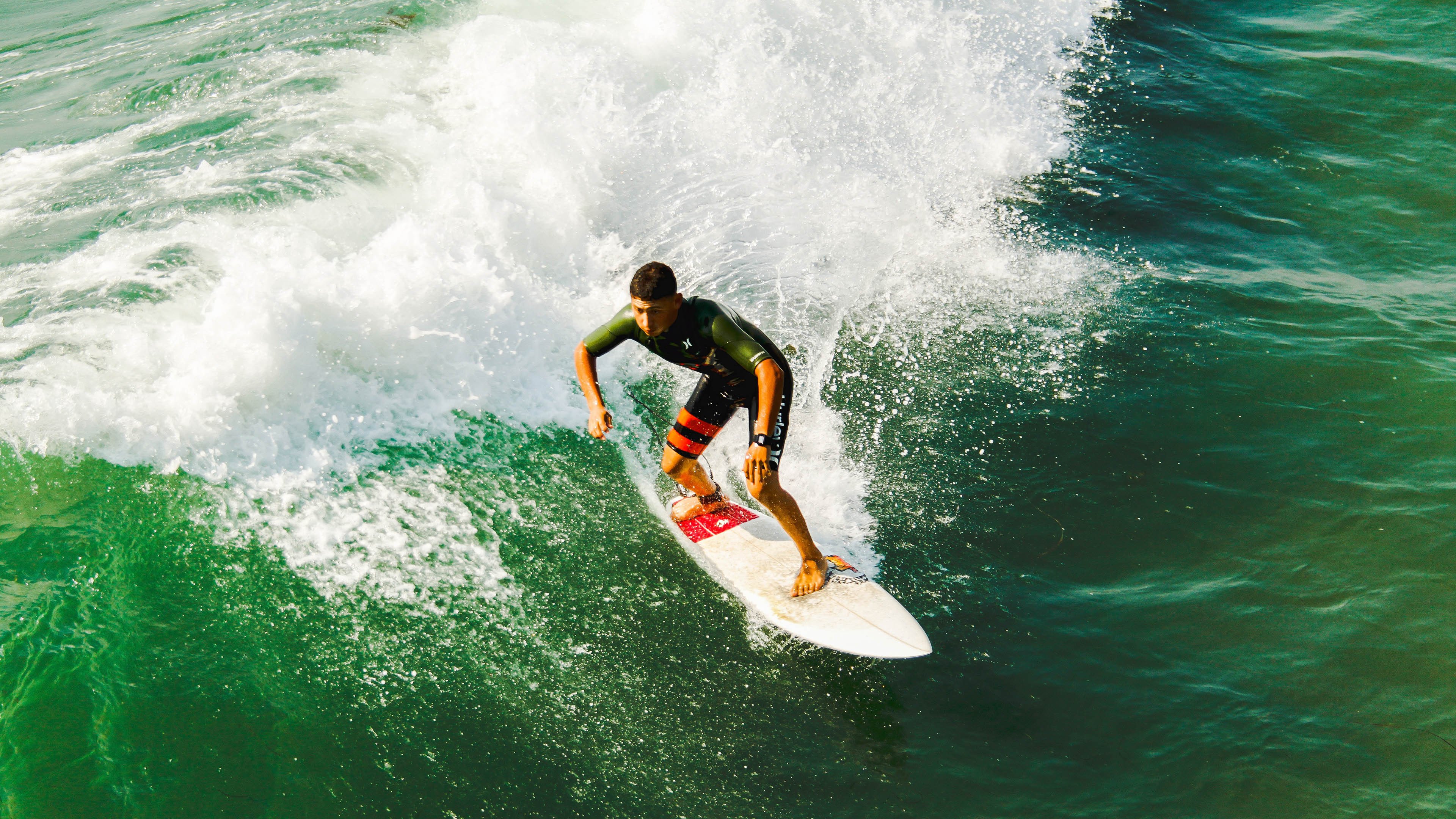 利拉德攻防转换核心，湖人战术风暴碾压新疆队的启示